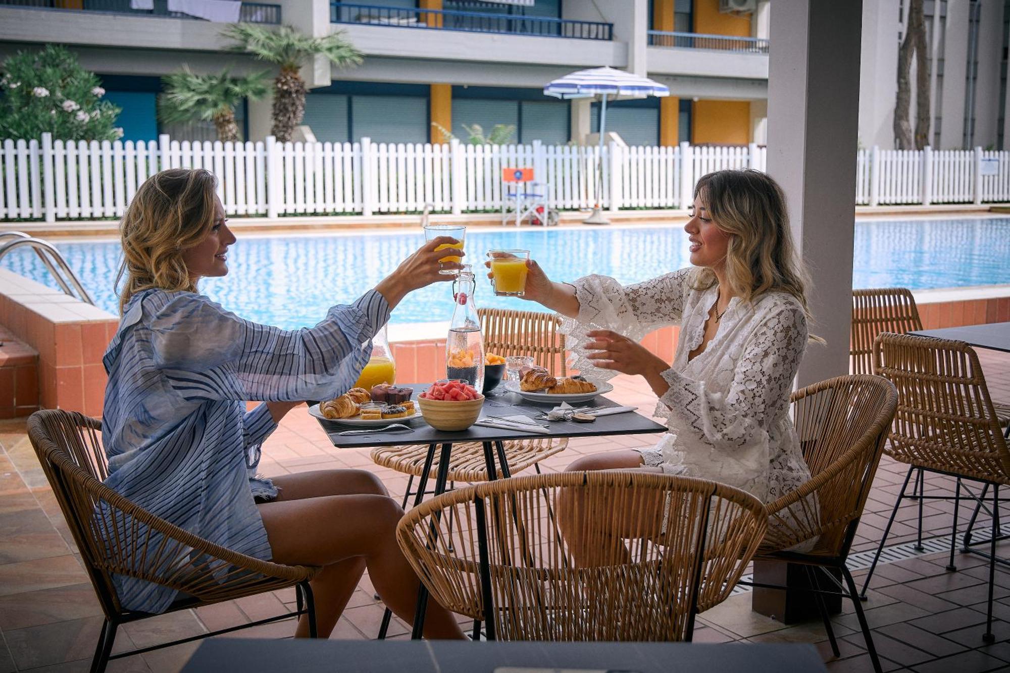 Hotel Club La Villa Мартинсикуро Екстериор снимка
